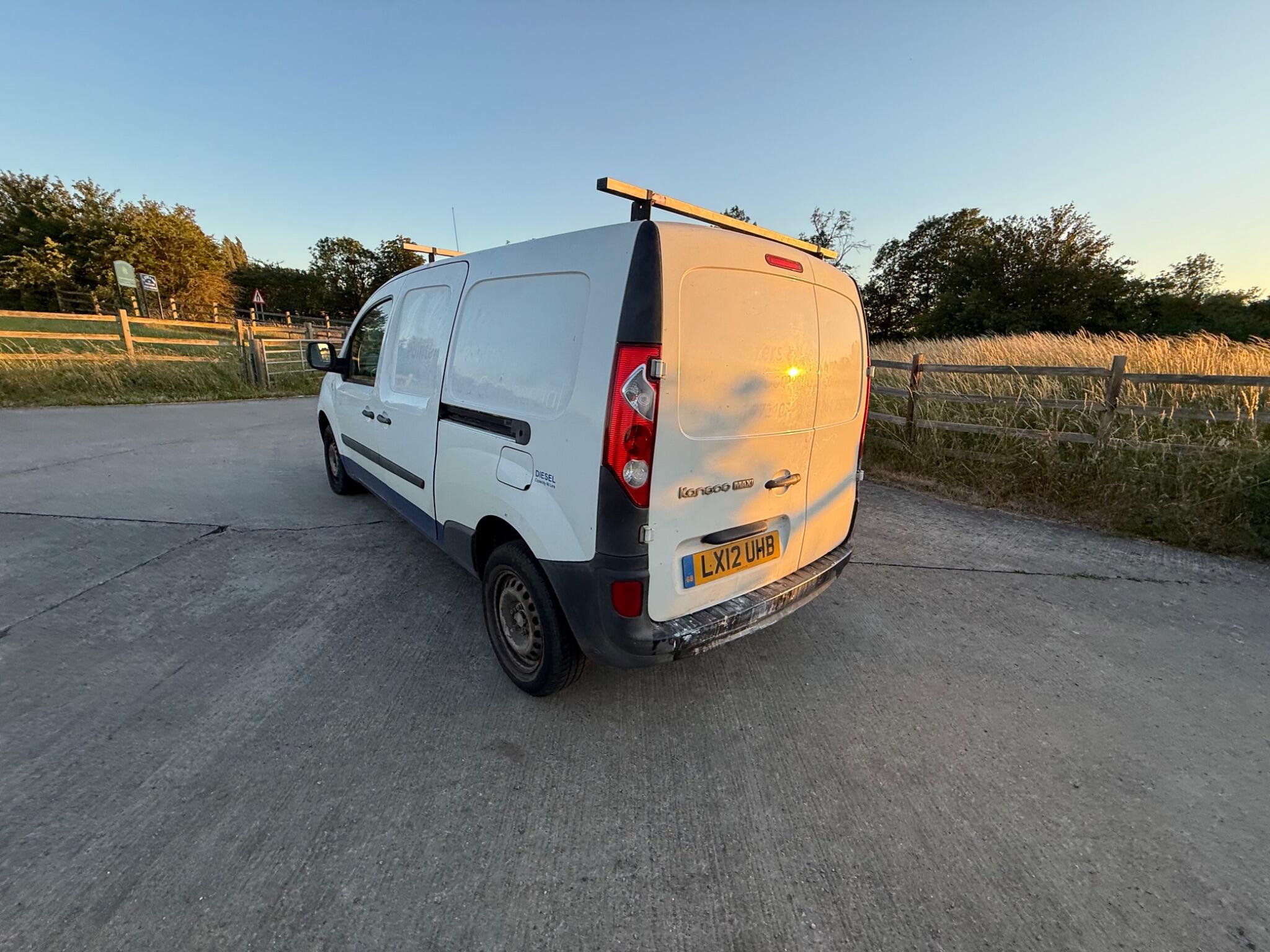 Renault Kangoo Maxi 1.5 LL21 dCi FWD L3 H1 4dr — photo 14 of 68