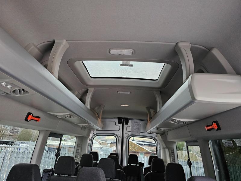 2018 Ford Transit 2.2 TDCi 460 HDT Trend Minibus 5dr Diesel Manual L4 H3 (18 seats) (196 g/km, 123 bhp) • 16,832 miles image 13