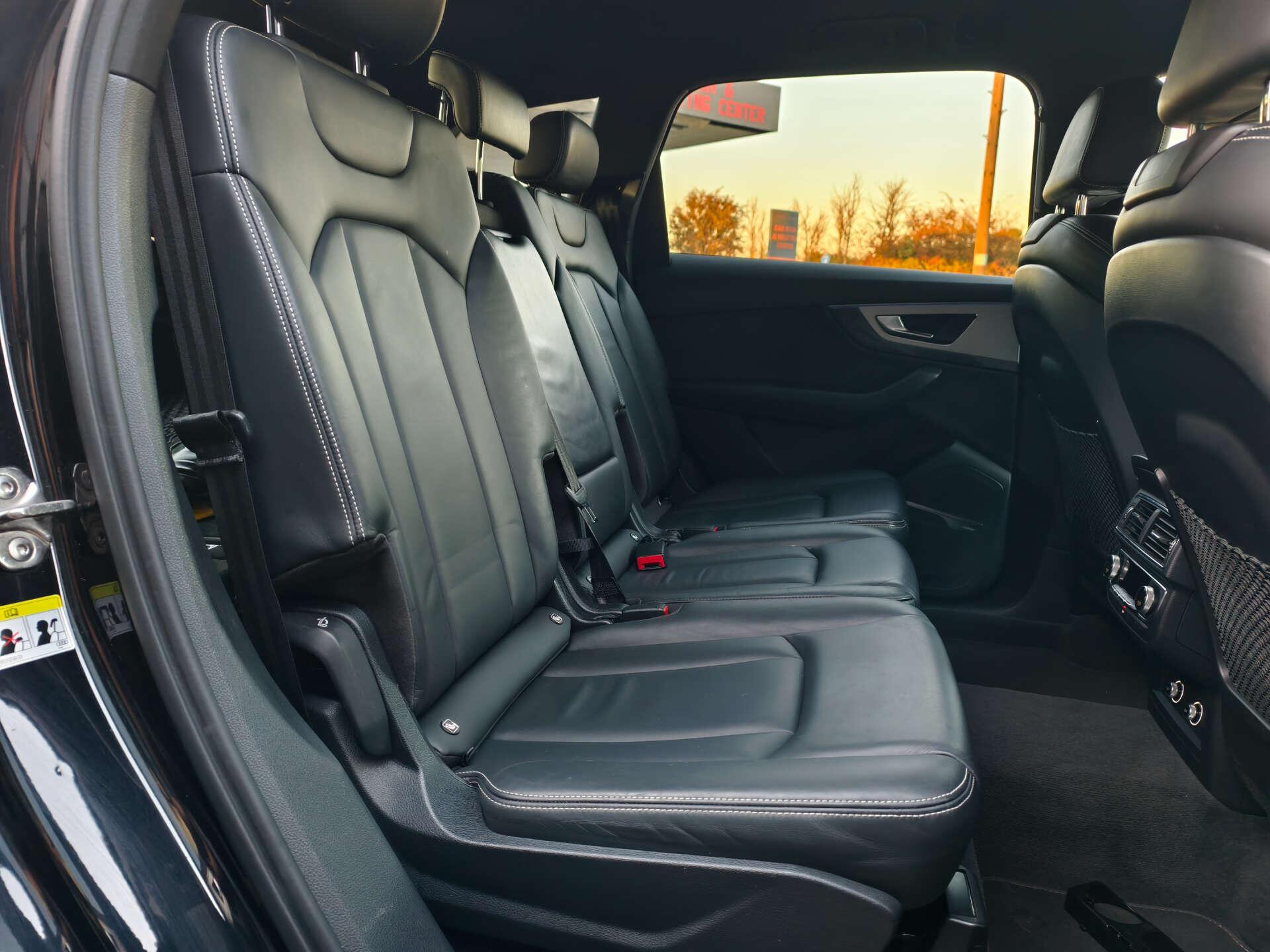 Audi SQ7 view 19