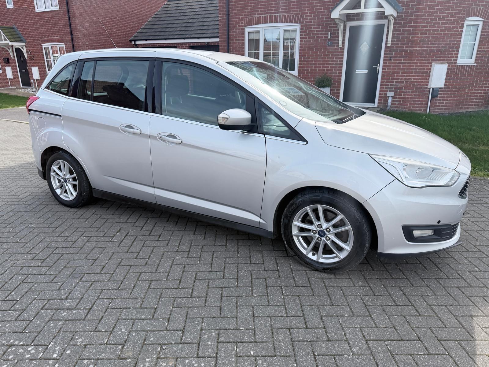 Ford Grand C-Max view 8
