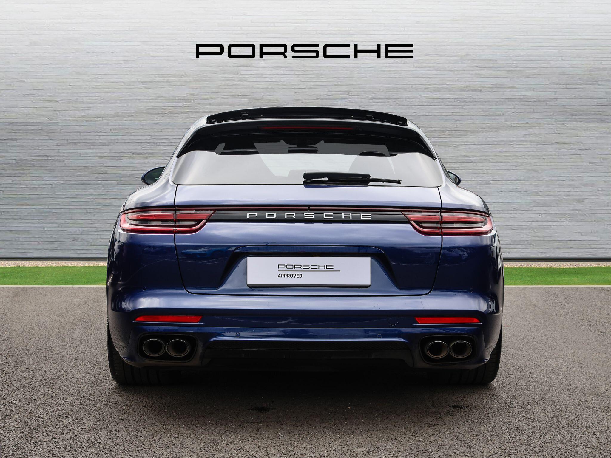 Porsche Panamera view 36