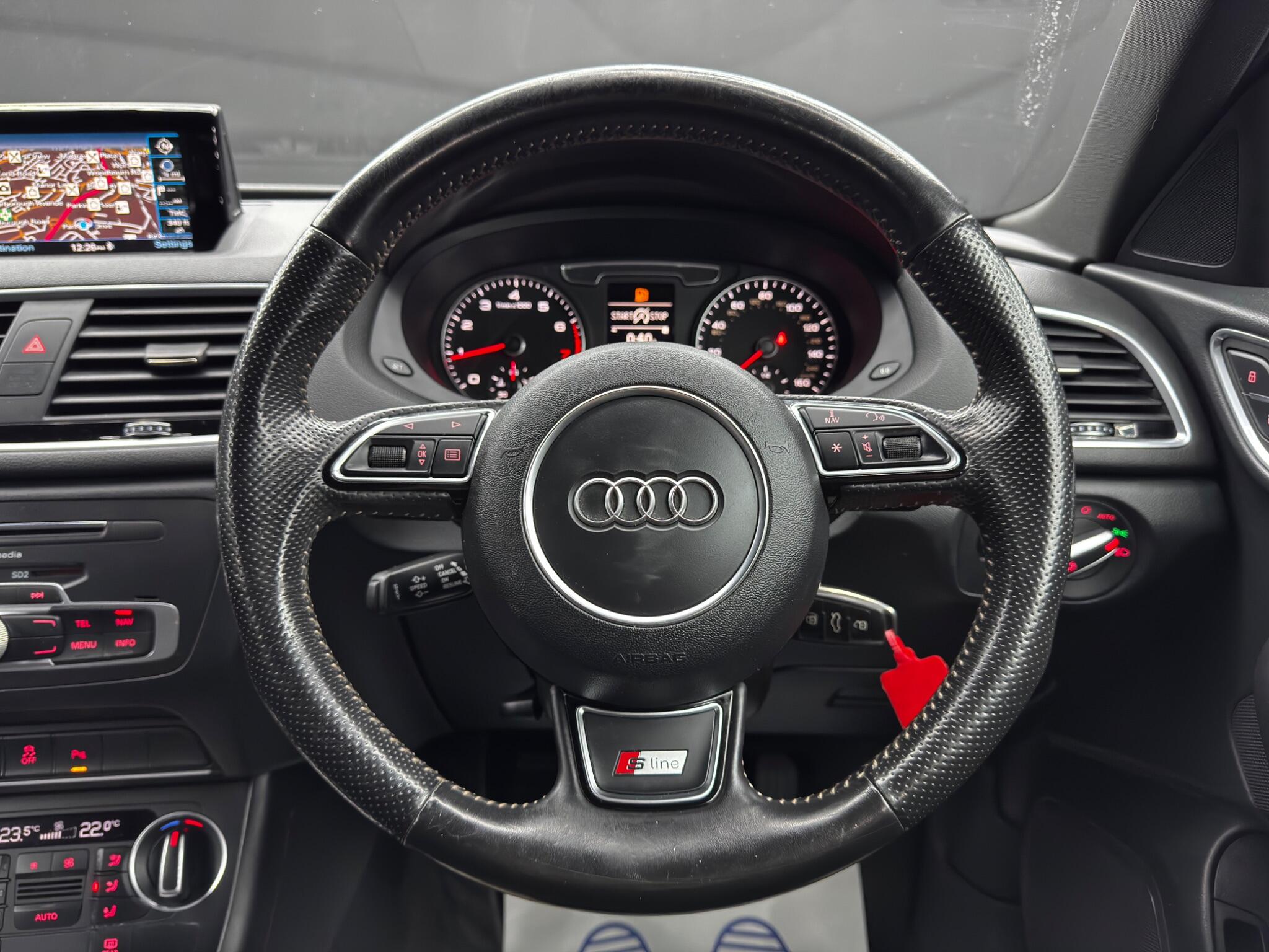 Audi Q3 view 19