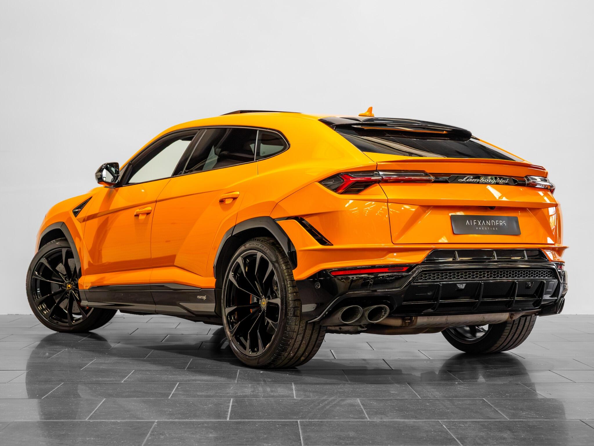 Lamborghini Urus view 8