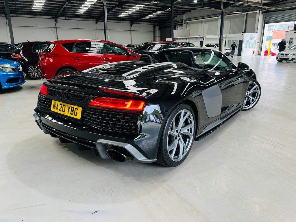 Audi R8 view 33