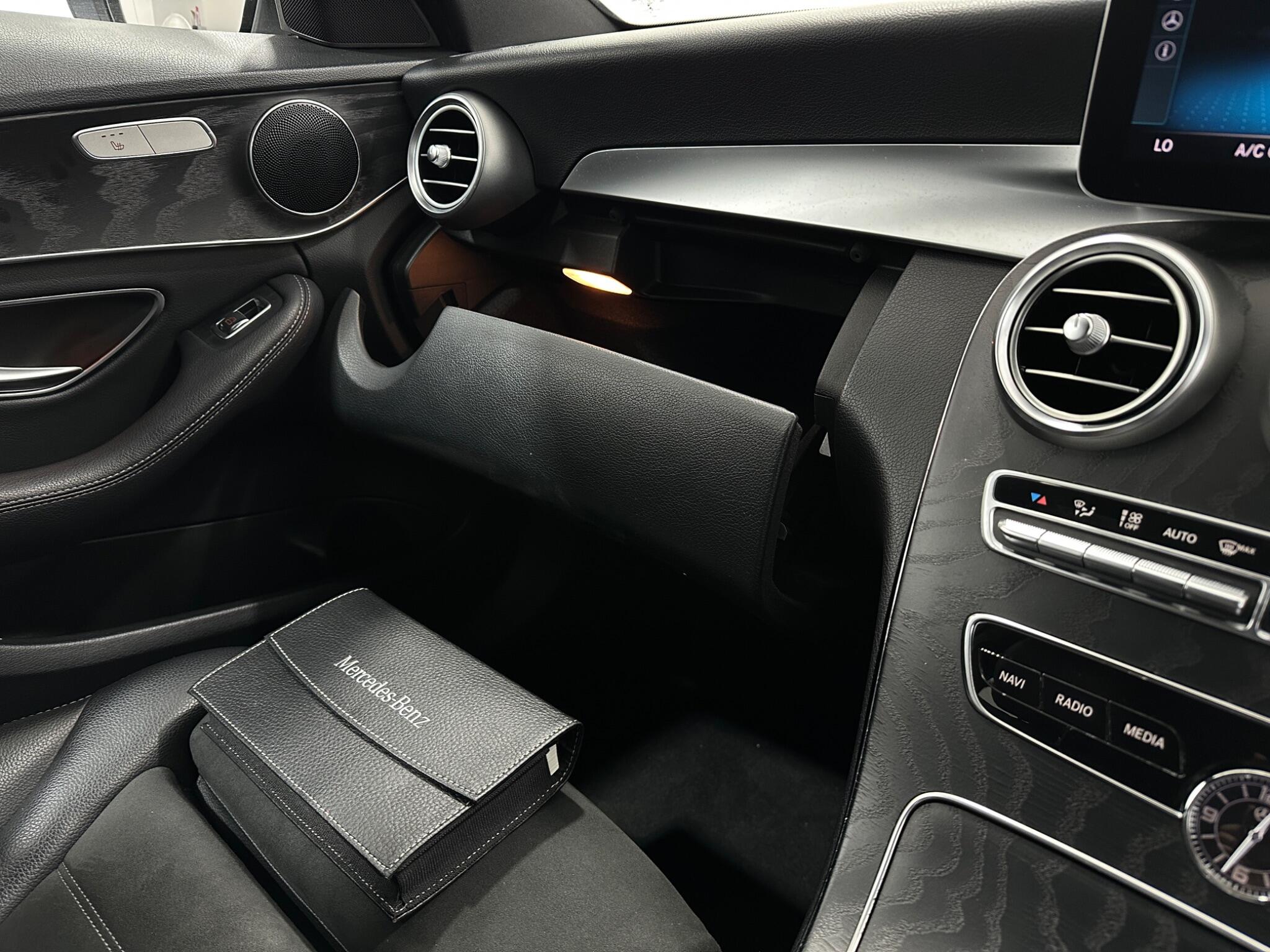 Mercedes-Benz C Class view 29