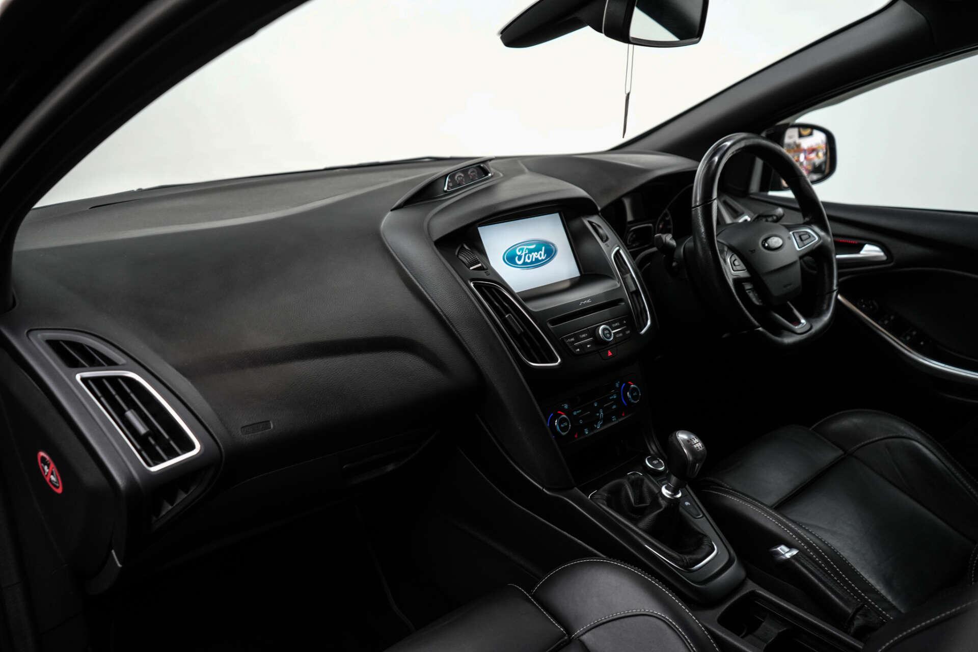 Ford Focus view 20