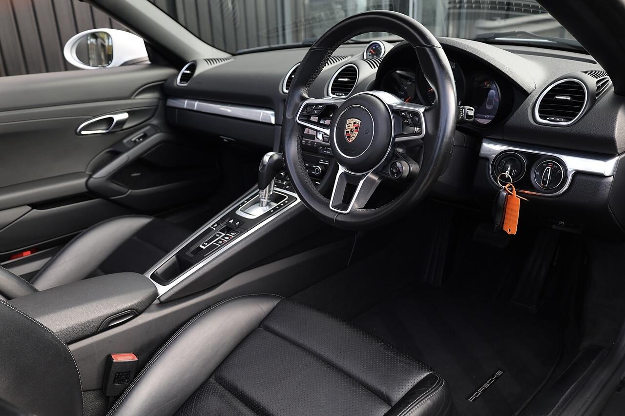 Porsche 718 Boxster view 11