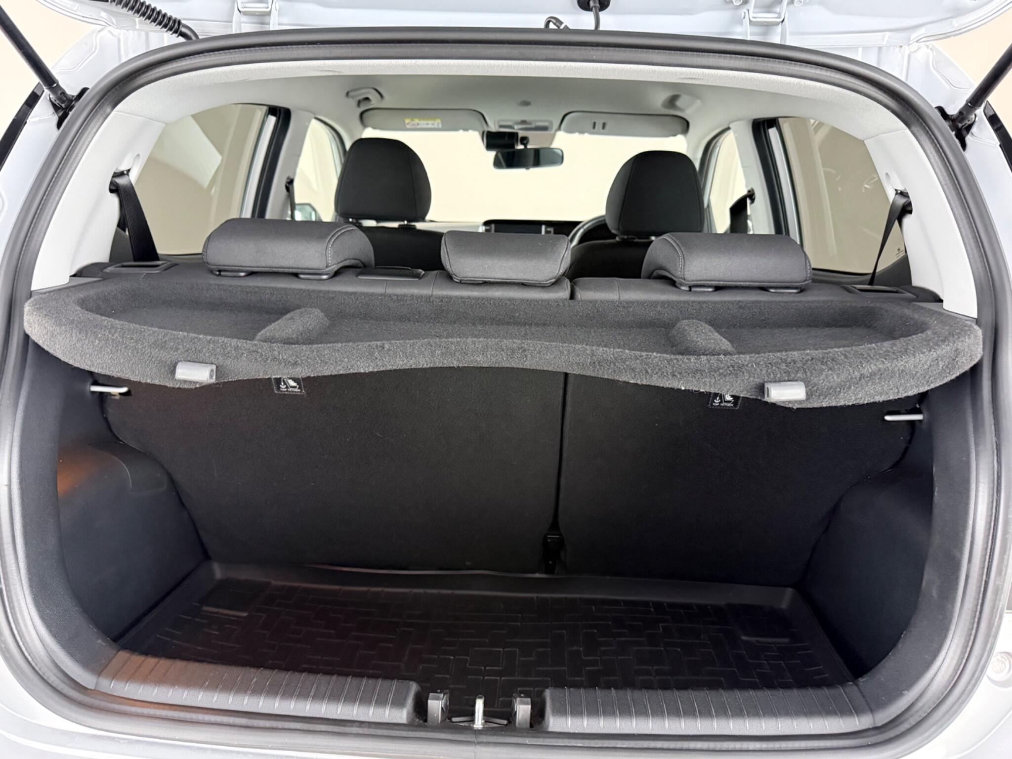 Hyundai i10 view 10