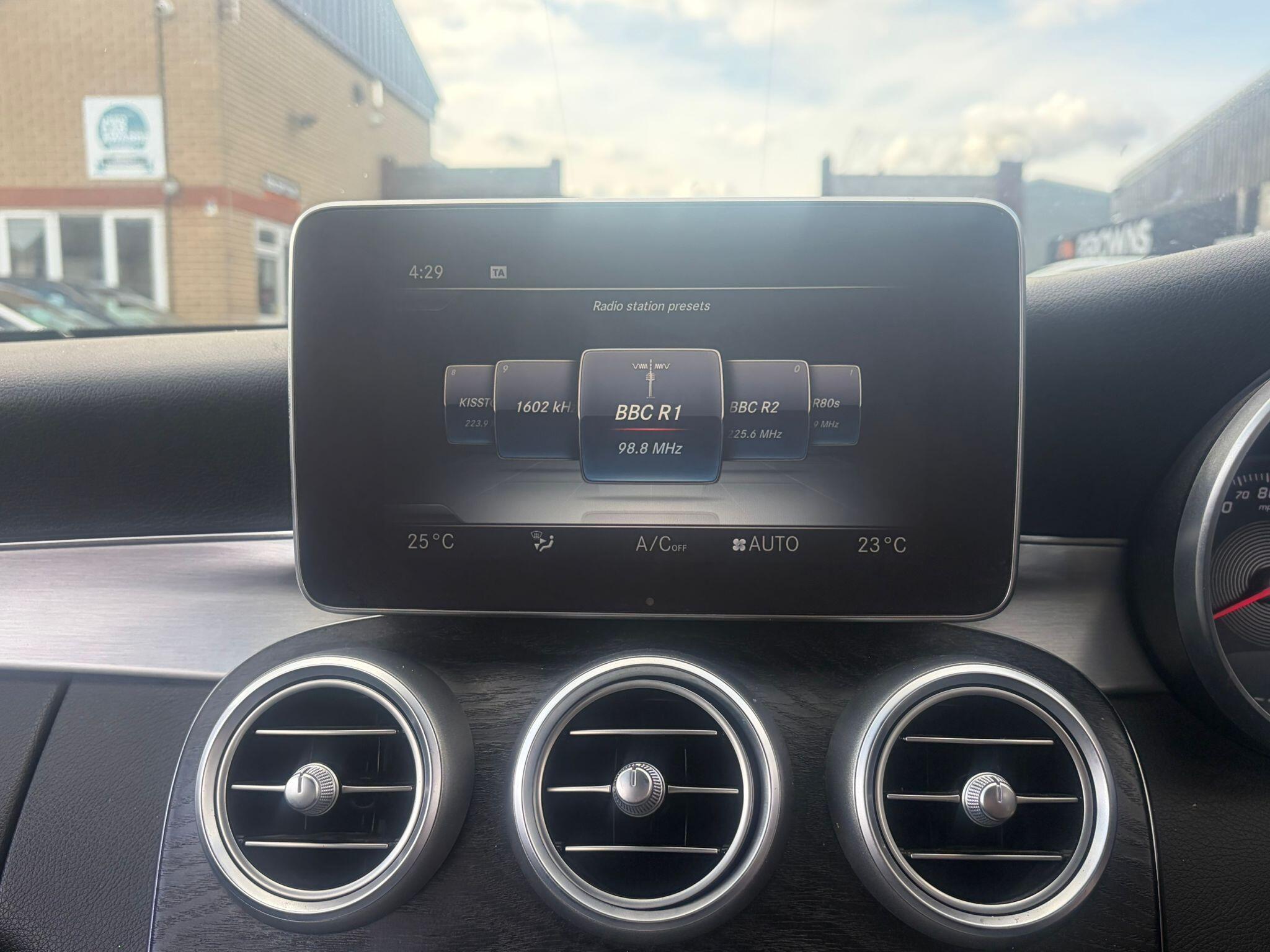 Mercedes-Benz C-Class view 19