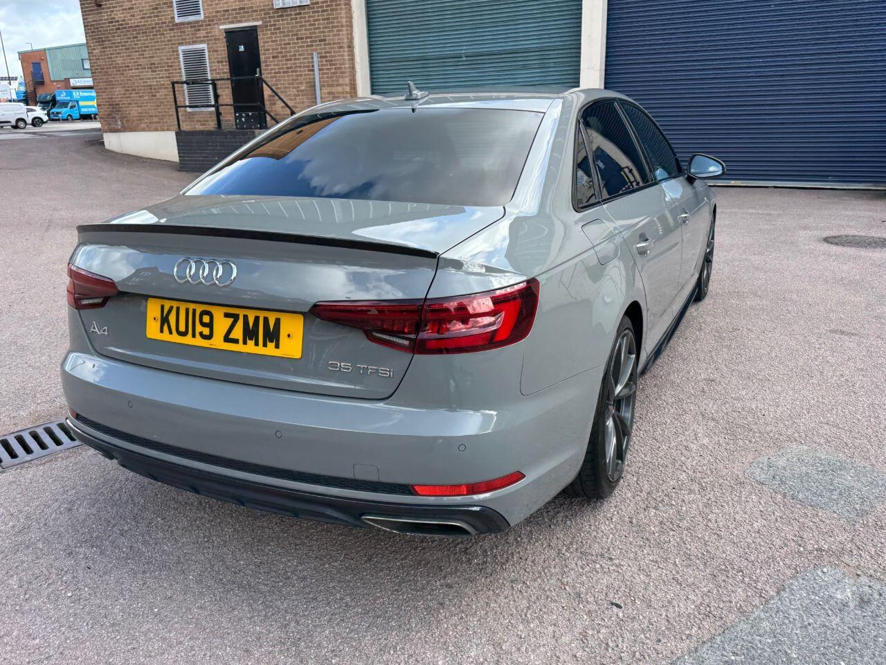 Audi A4 view 11