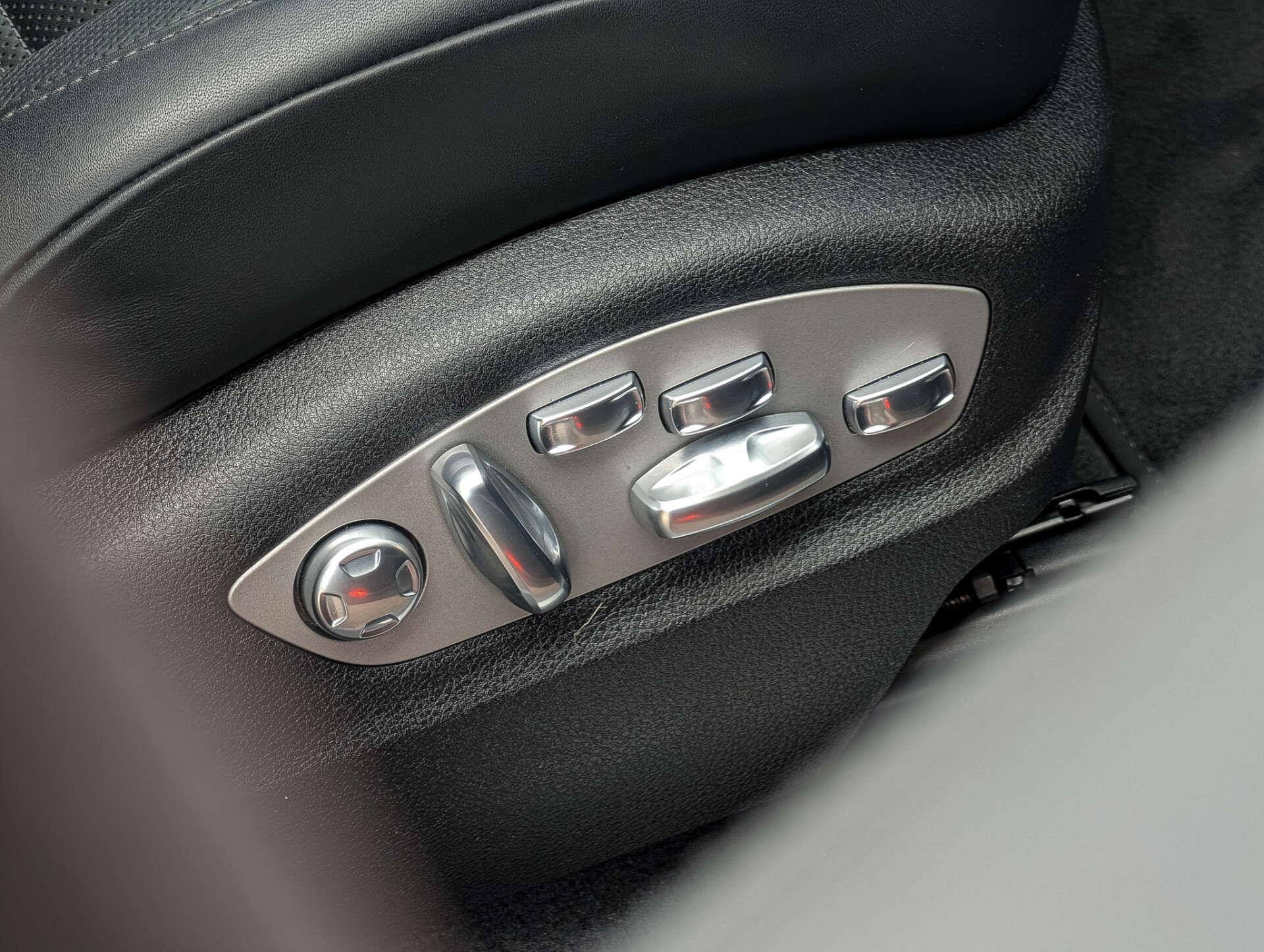 Porsche Macan view 28
