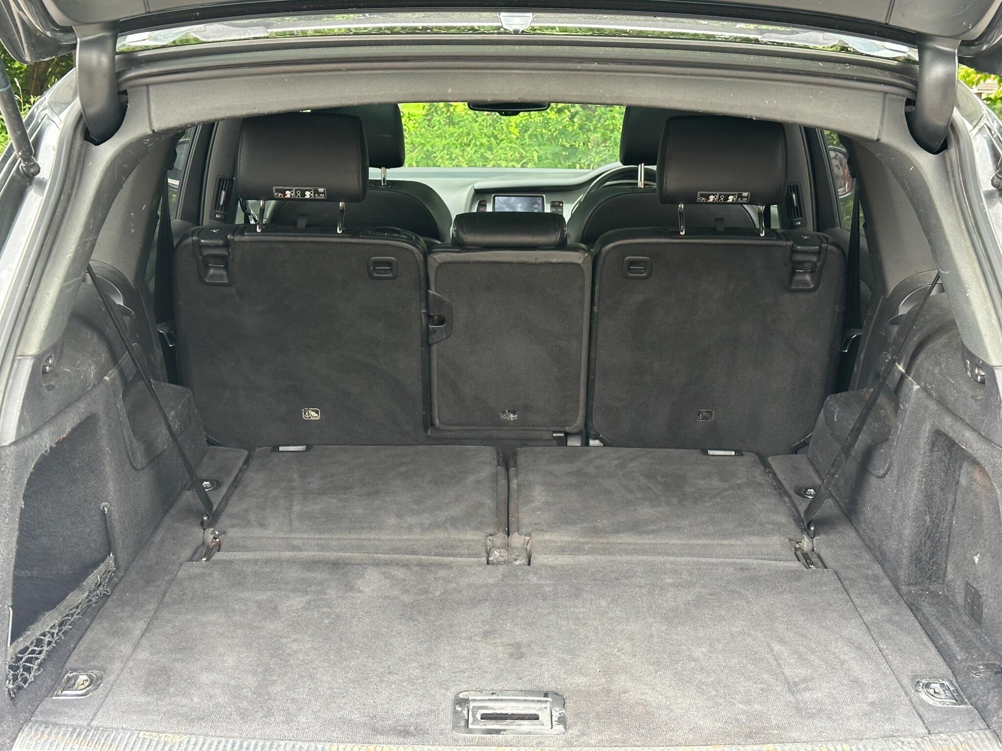 Audi Q7 view 20