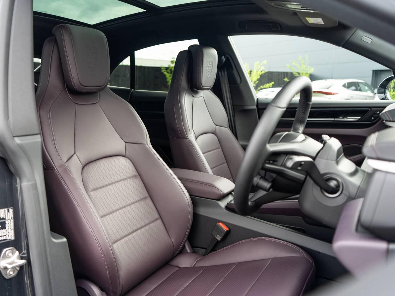 Porsche Macan view 17