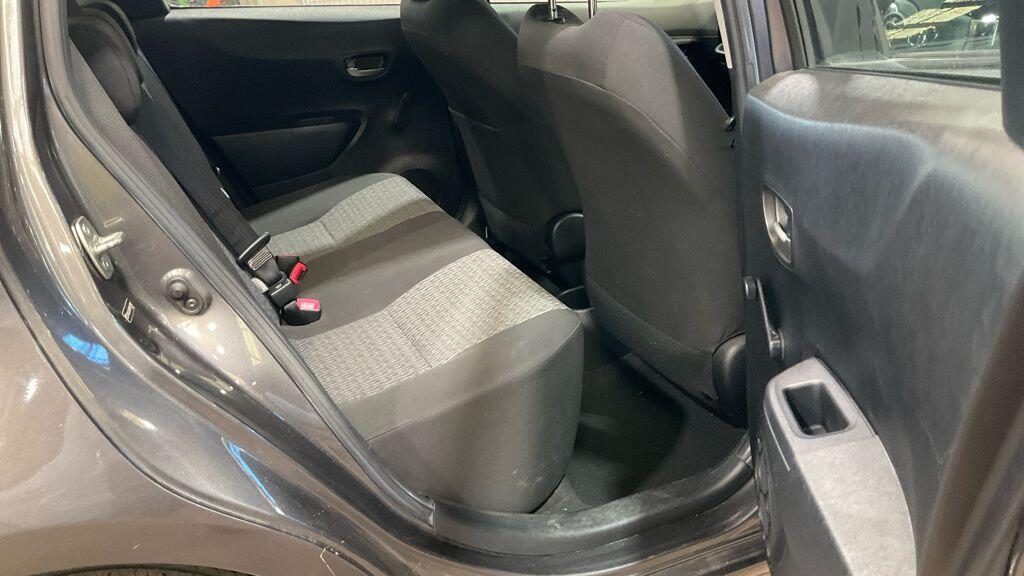 Toyota Yaris view 19