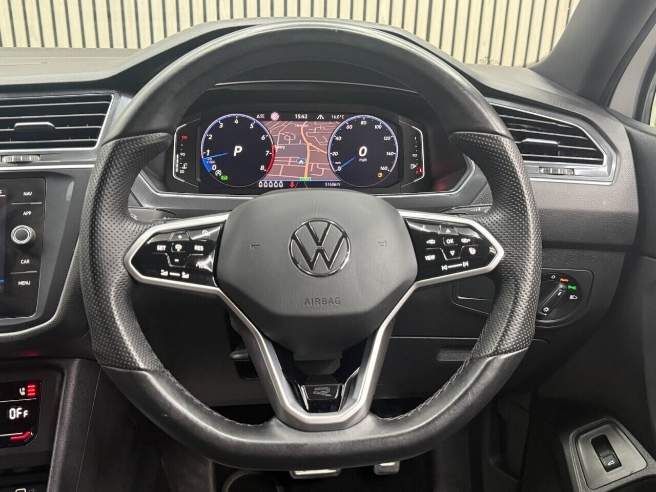 Volkswagen Tiguan Allspace view 10