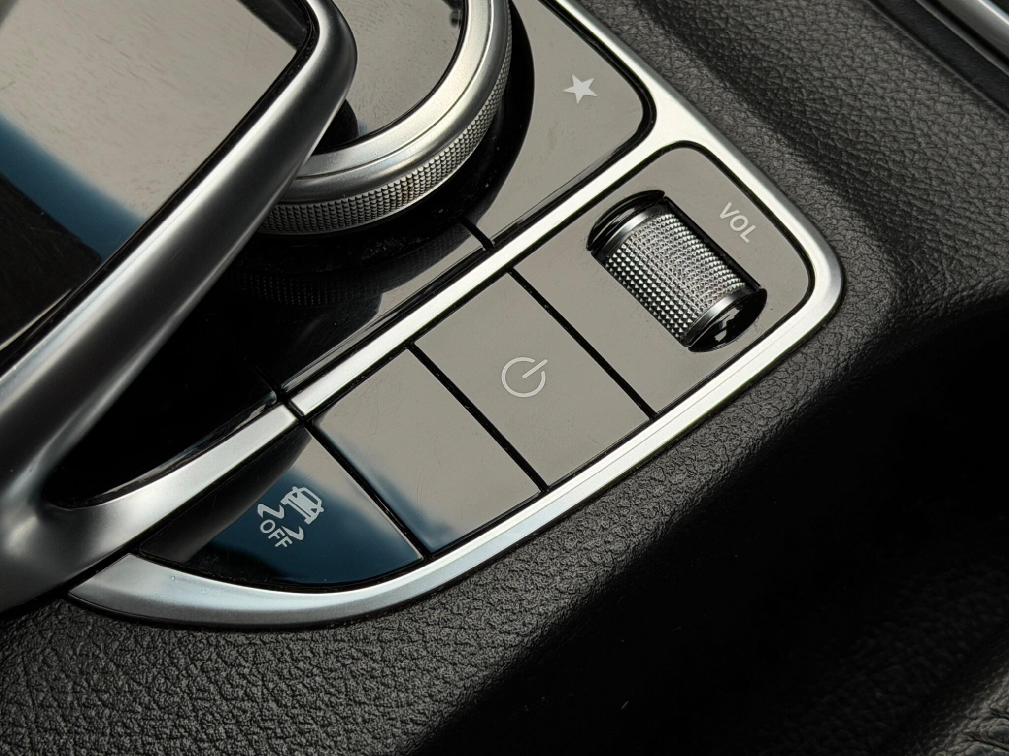 Mercedes-Benz X-Class view 42