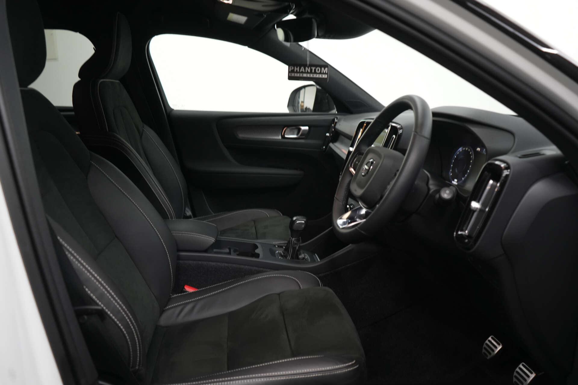 Volvo XC40 view 15