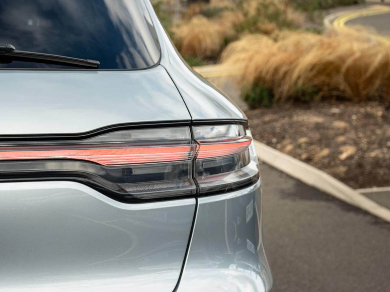 Porsche Macan view 12