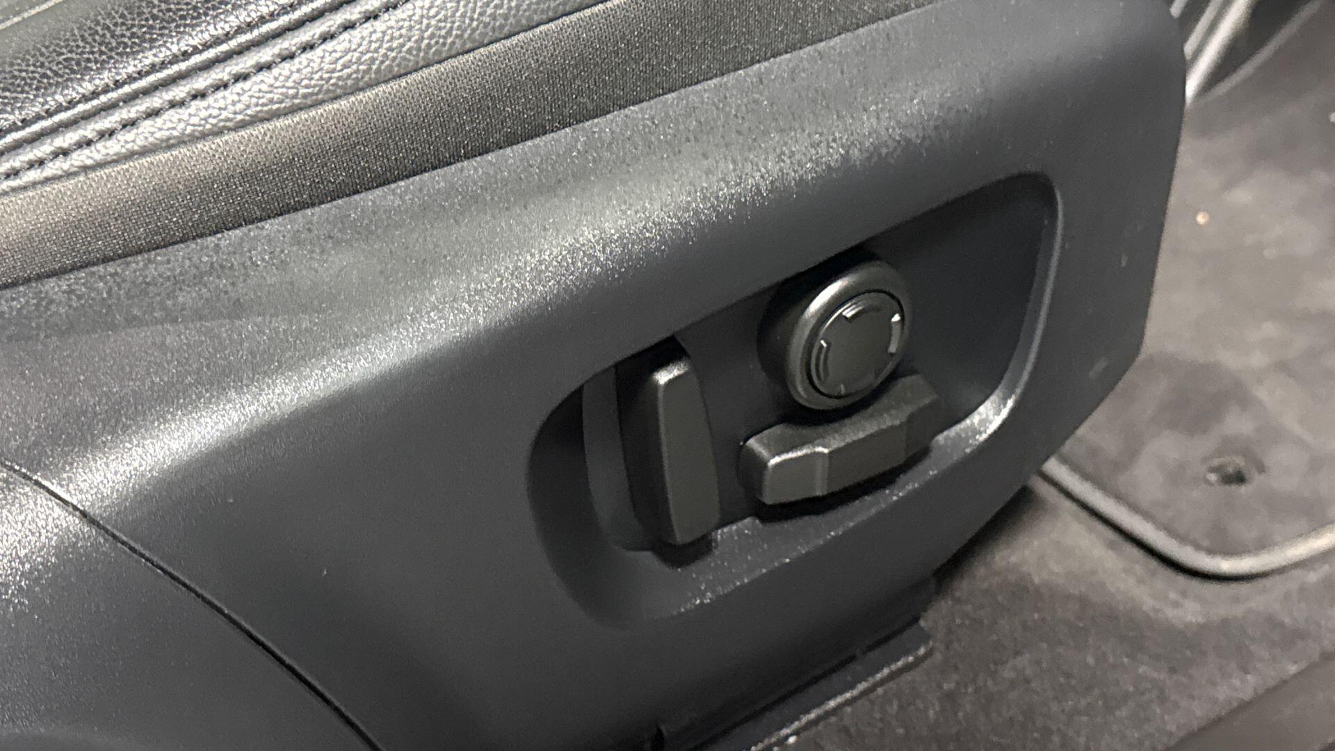 Land Rover Range Rover Evoque view 27