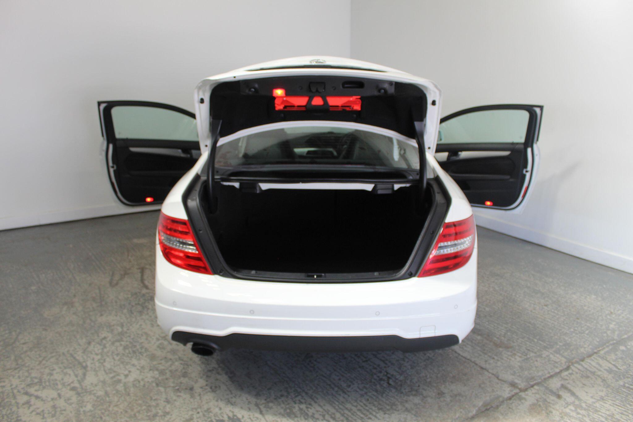 Mercedes-Benz C-Class view 22