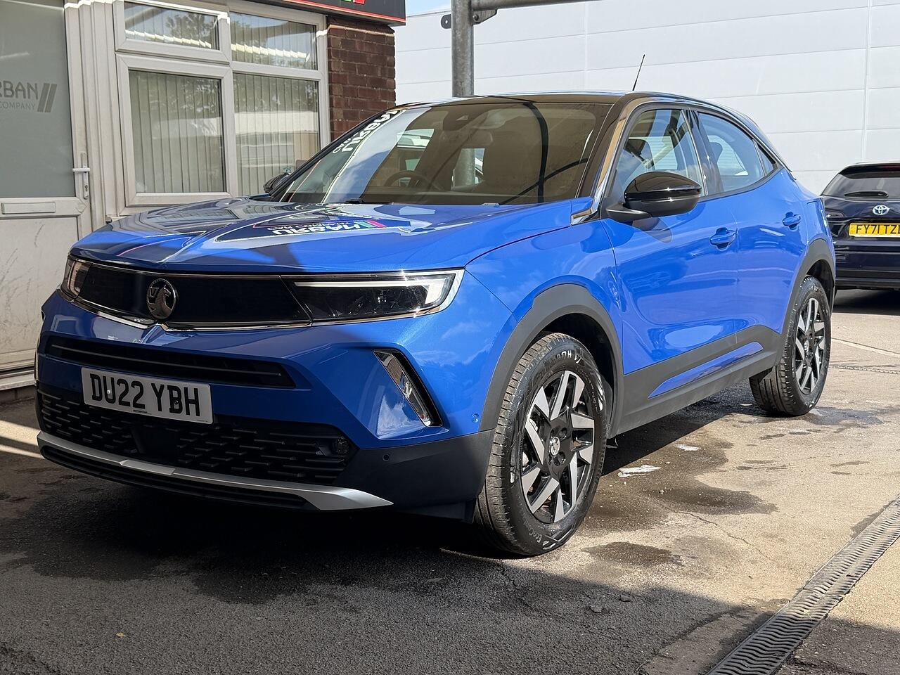 Vauxhall Mokka Electric view 3