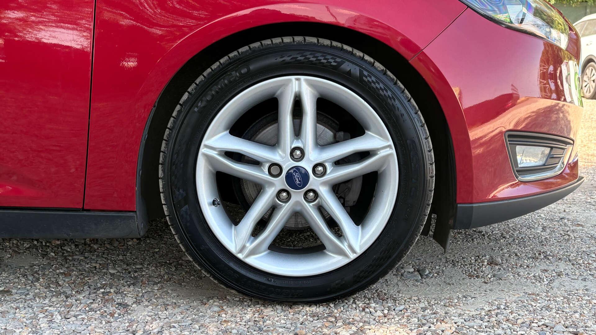 Ford Focus view 34