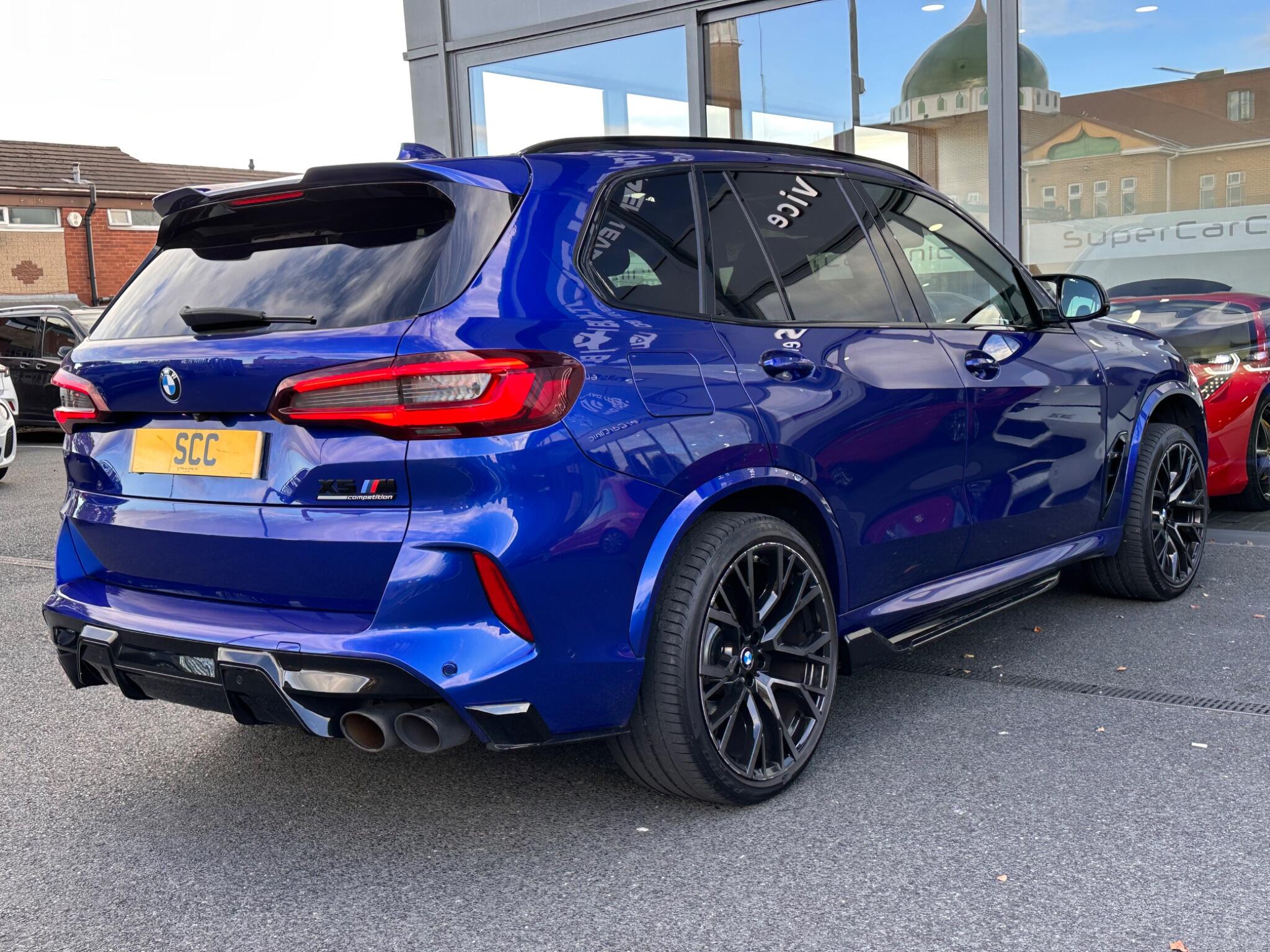 BMW X5 M view 6