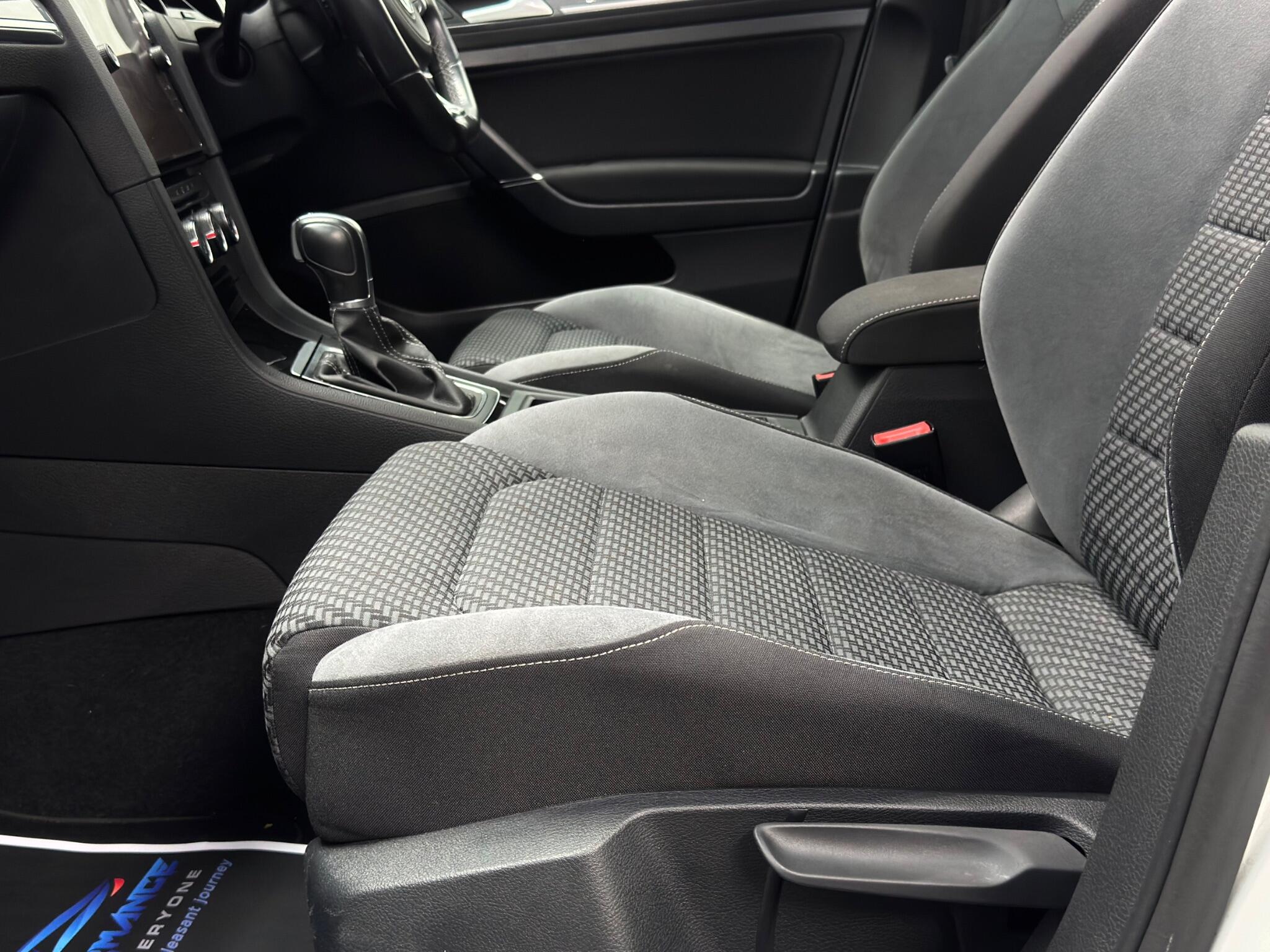 Volkswagen Golf view 48