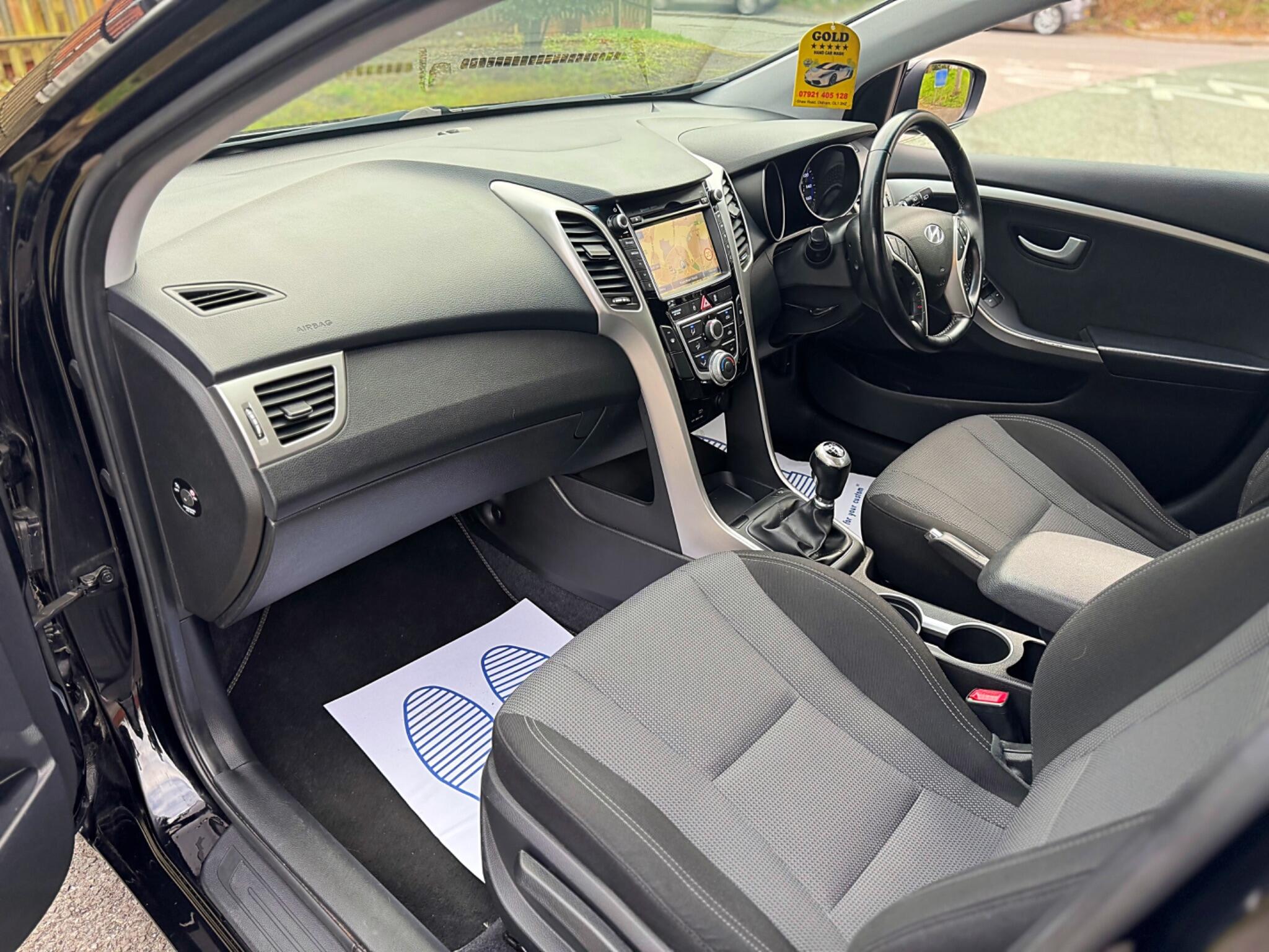 2016 Hyundai i30 1.6 CRDi Blue Drive SE Nav Euro 6 (s/s) 5dr image 41