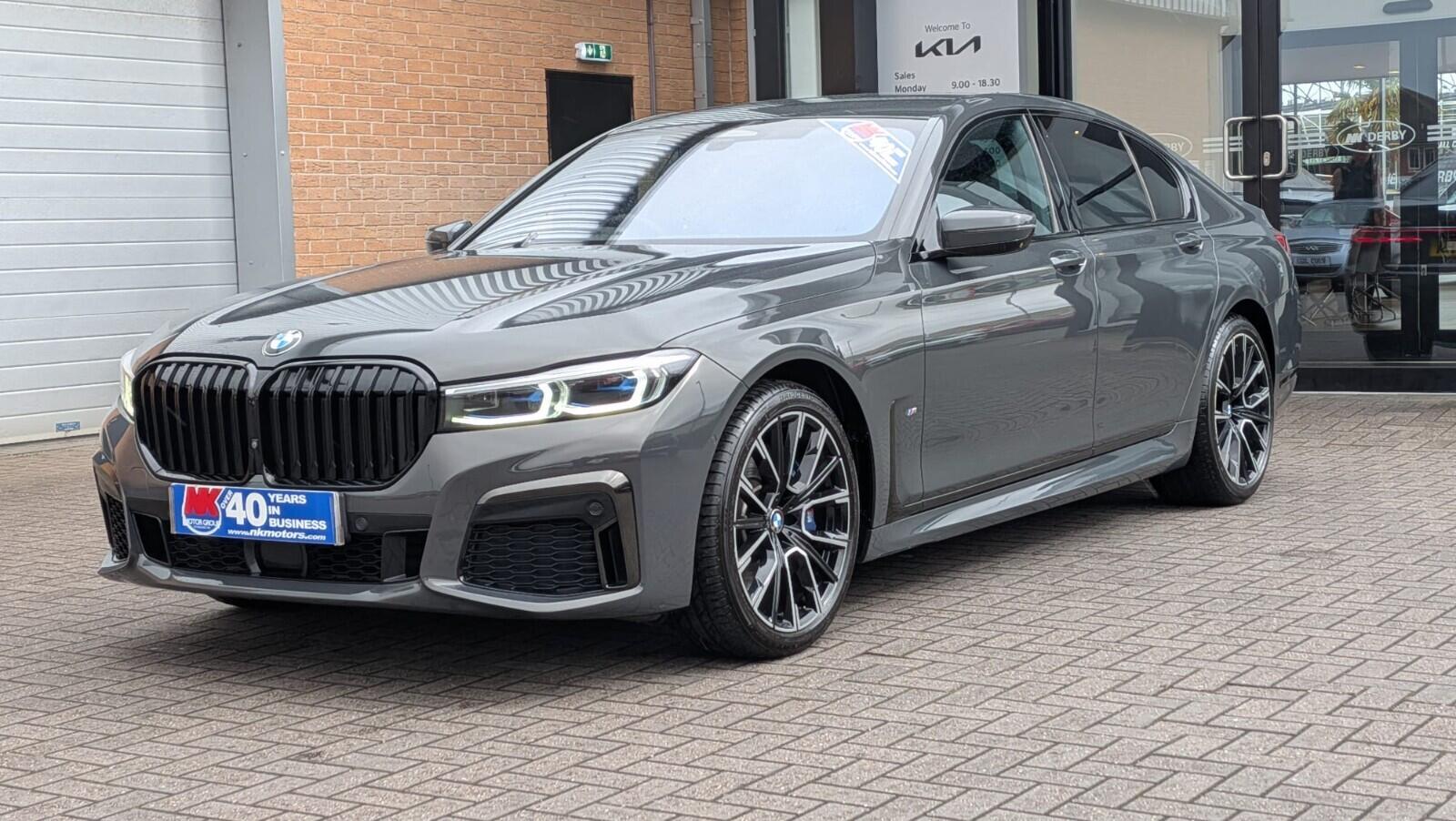 BMW 7 Series view 6