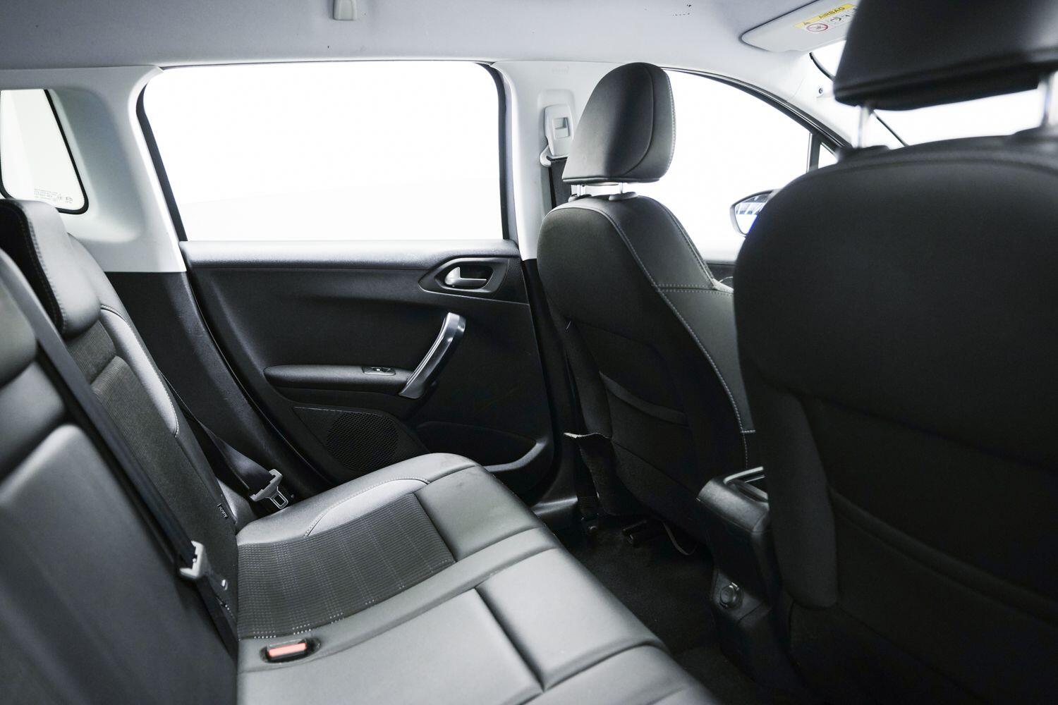Peugeot 2008 view 13
