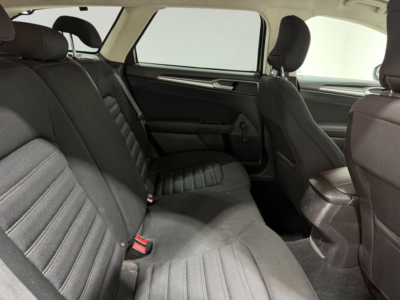 Ford Mondeo view 28