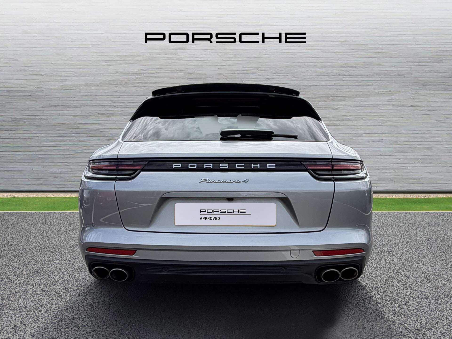 Porsche Panamera view 10