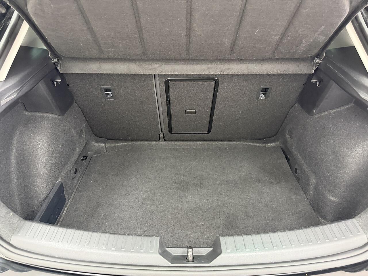 Seat Leon view 5