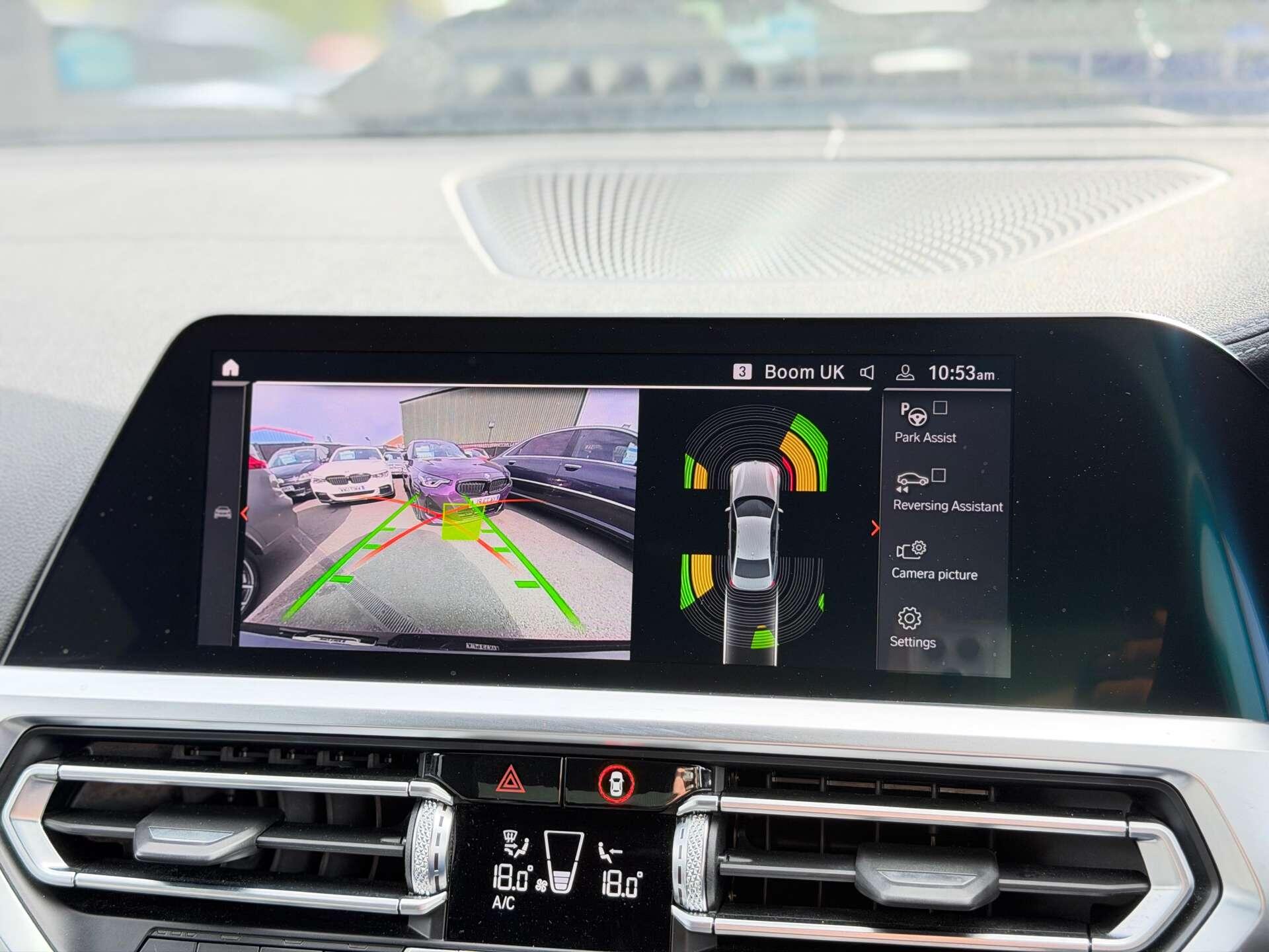 BMW 3 Series view 32
