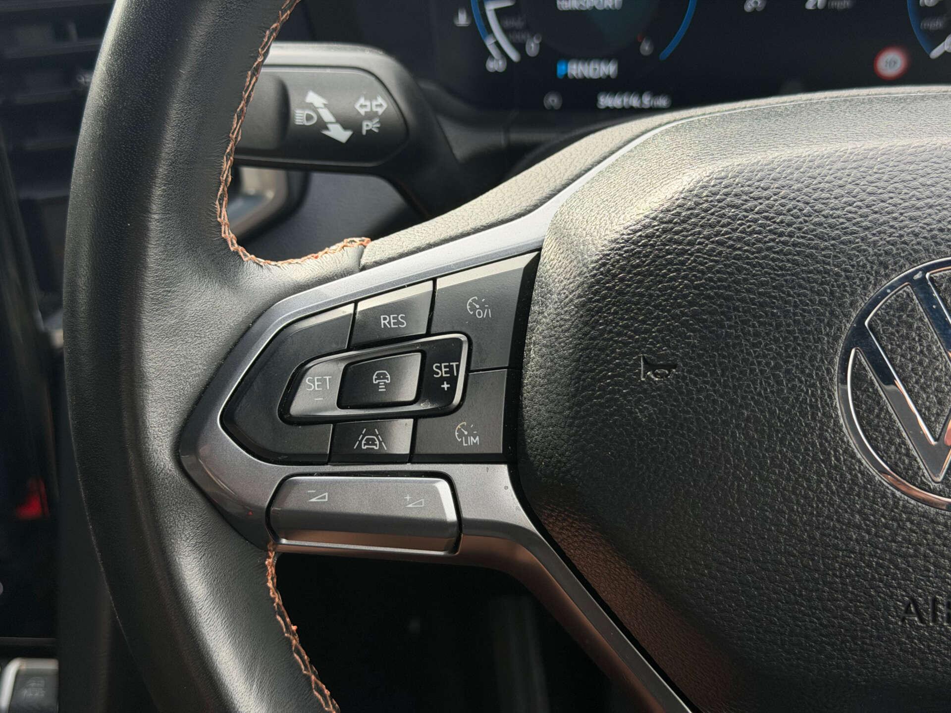 Volkswagen Amarok view 37