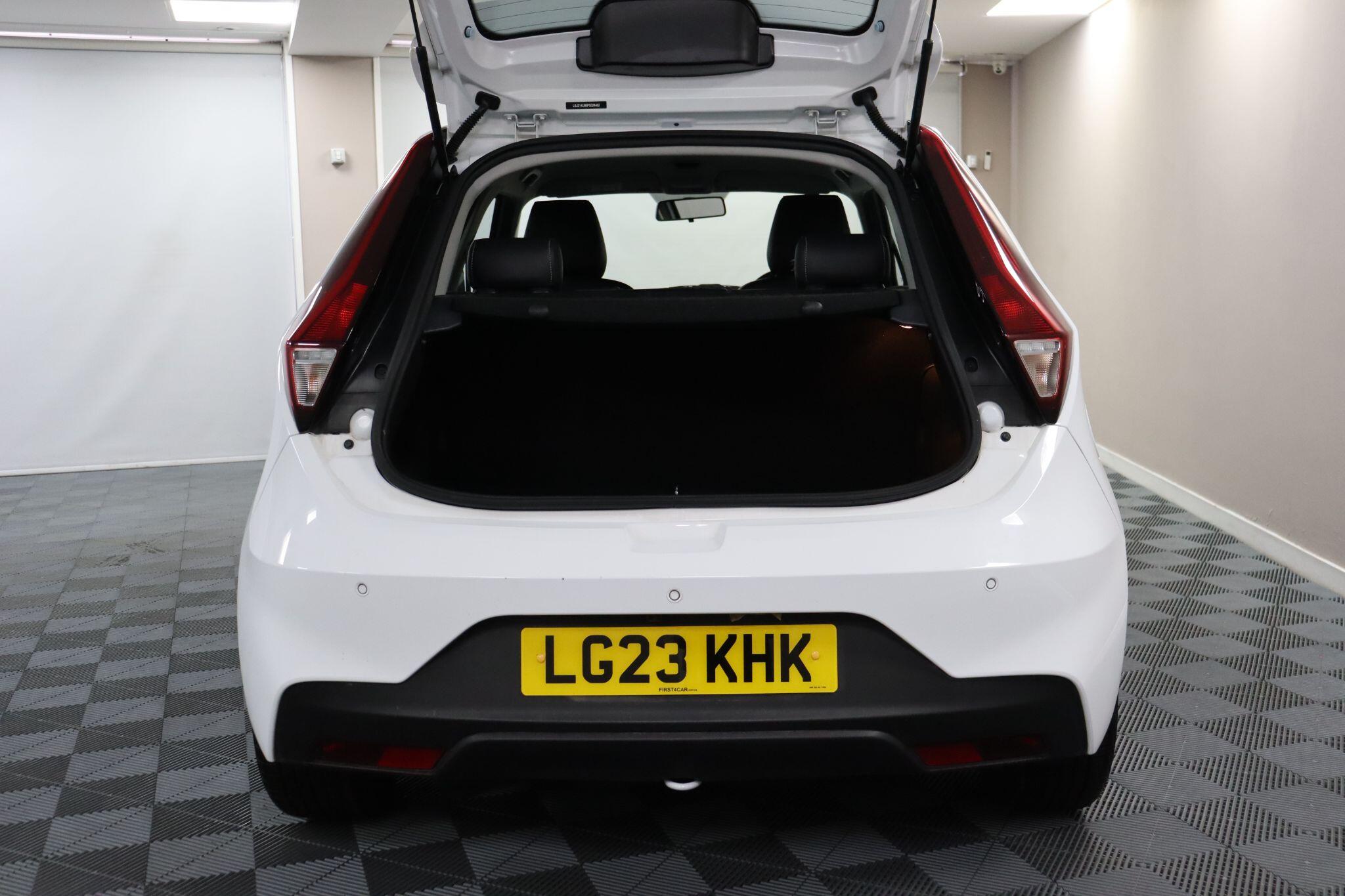 MG MG3 view 14