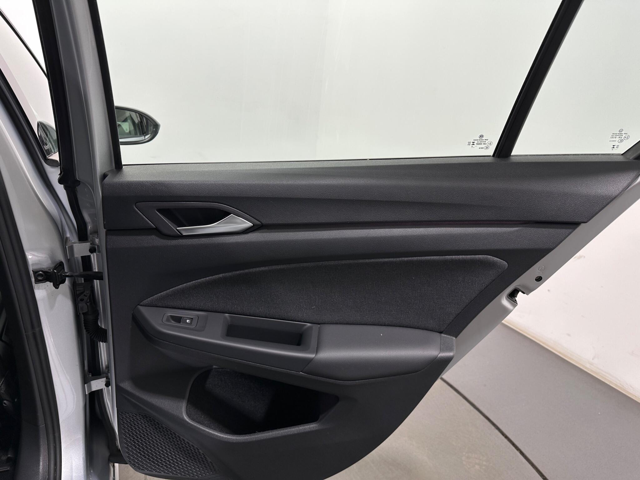 Volkswagen Golf view 43