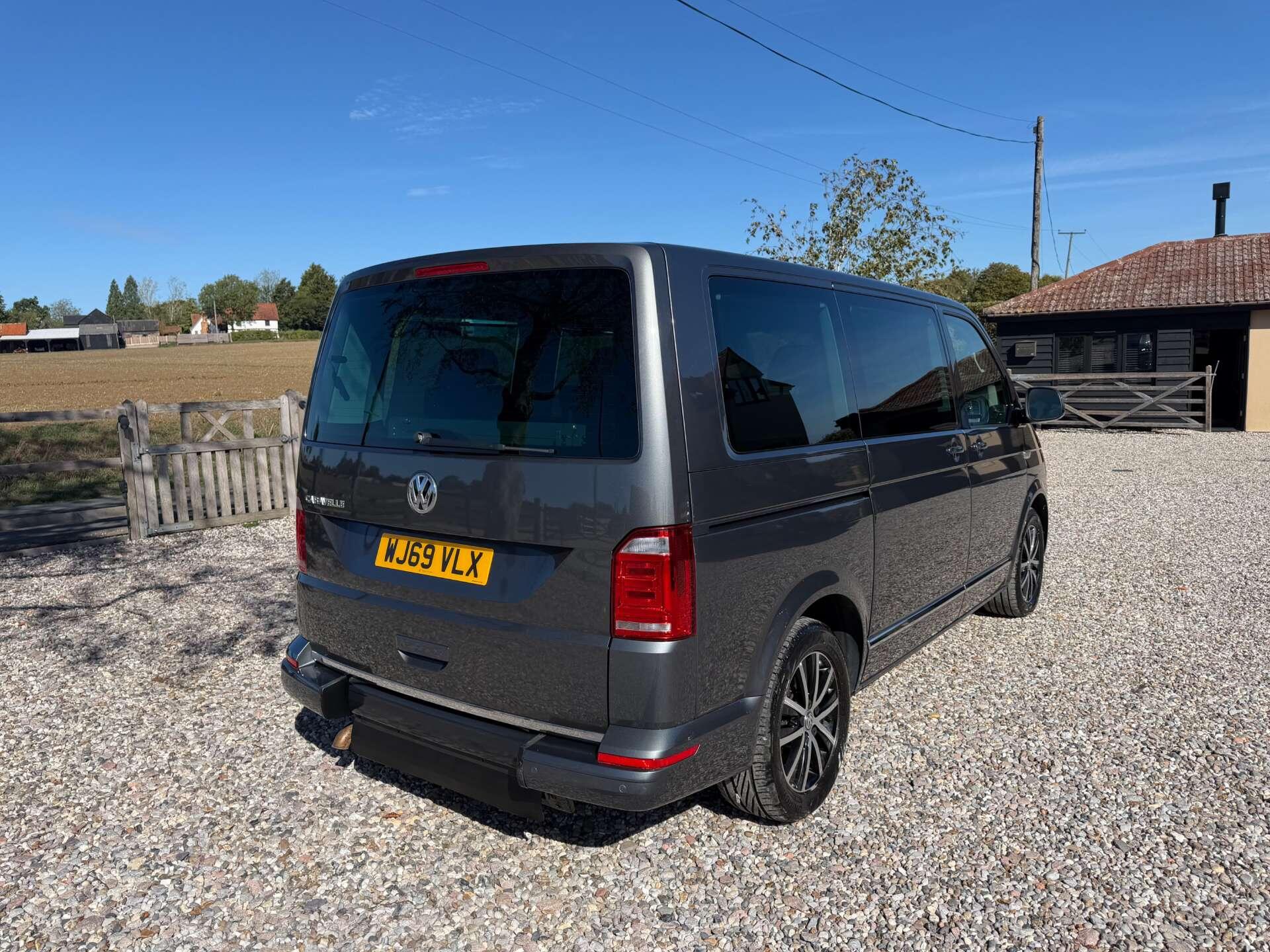 Volkswagen Caravelle view 4