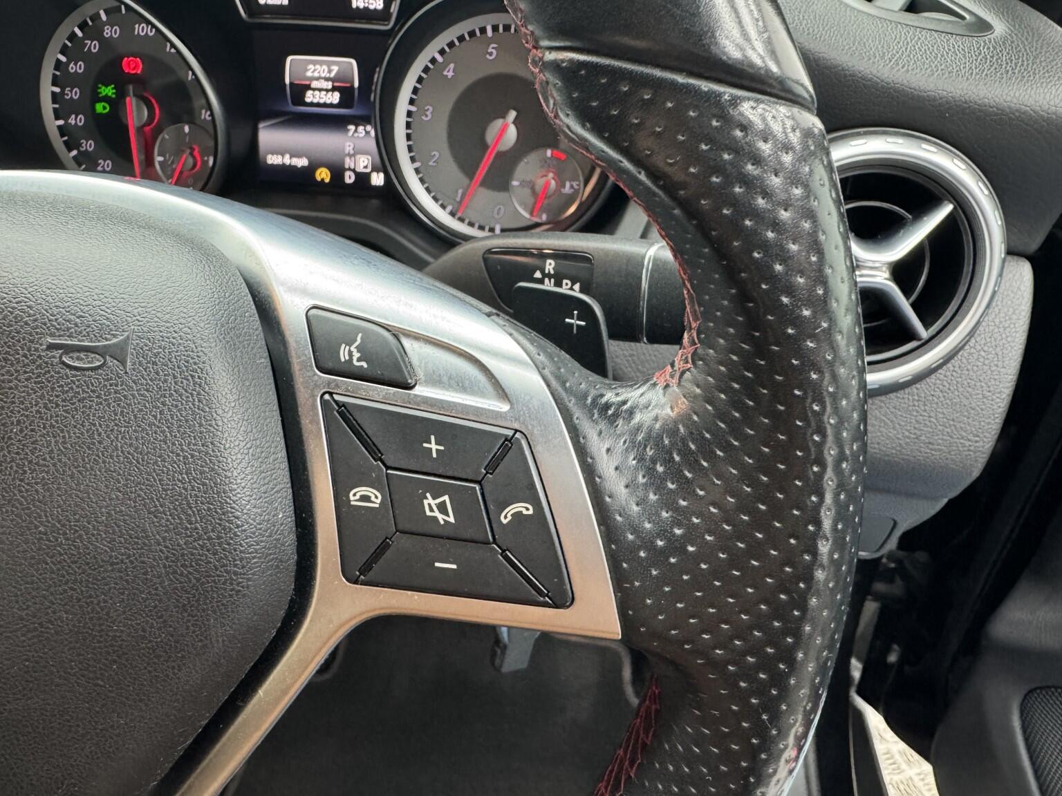 Mercedes-Benz GLA view 12