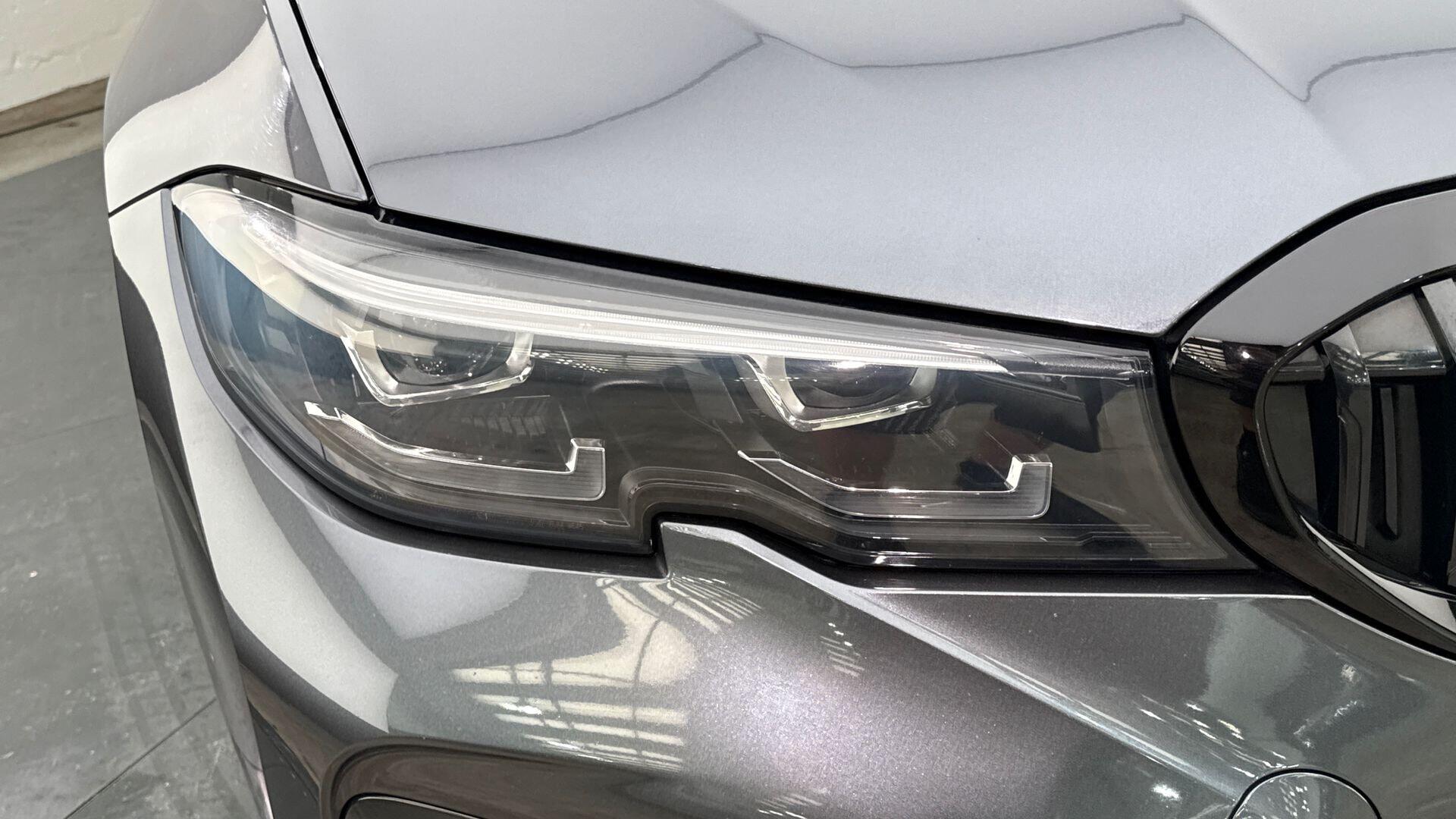 BMW 3 Series view 23