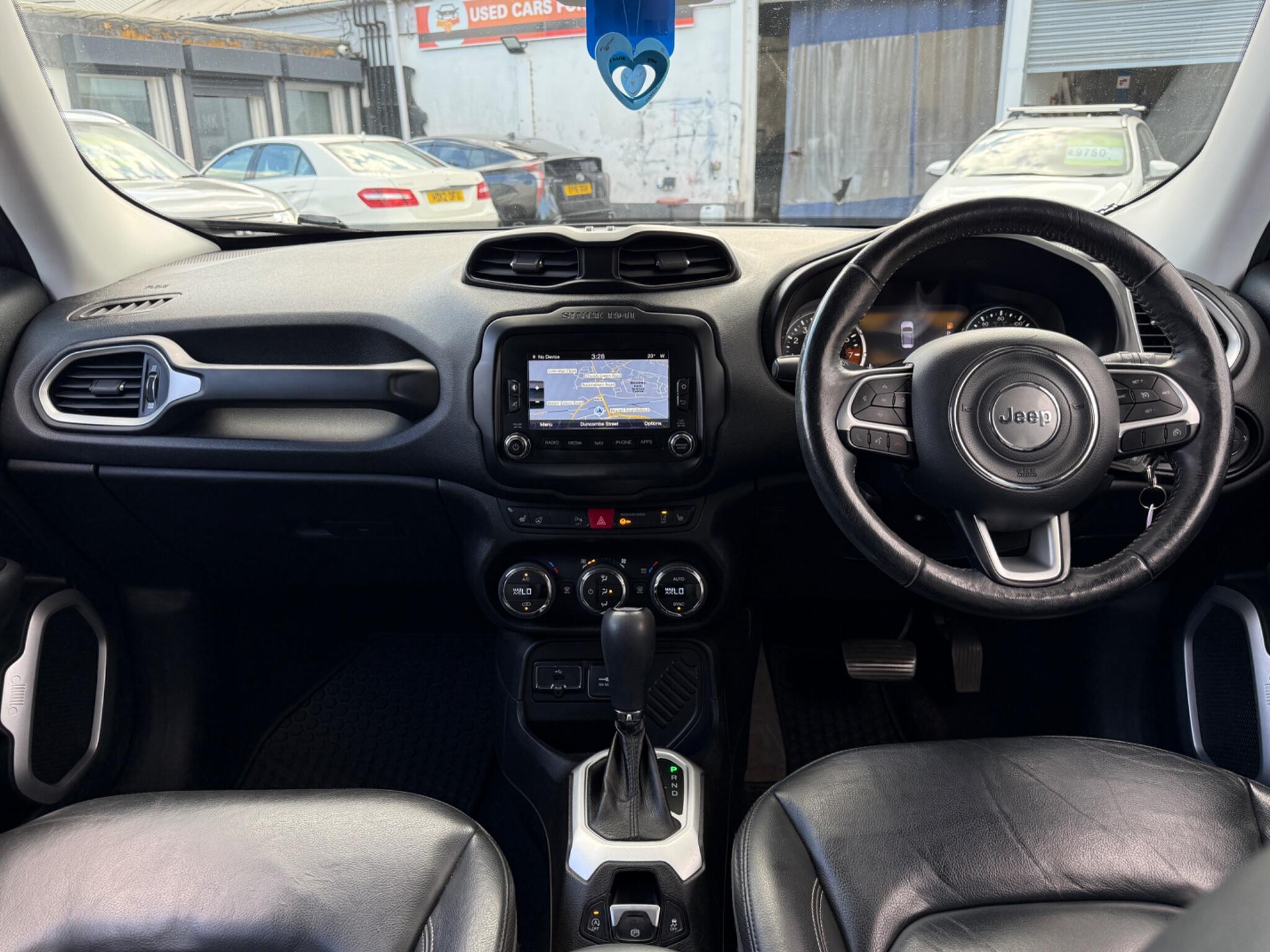 Jeep Renegade - Image 55