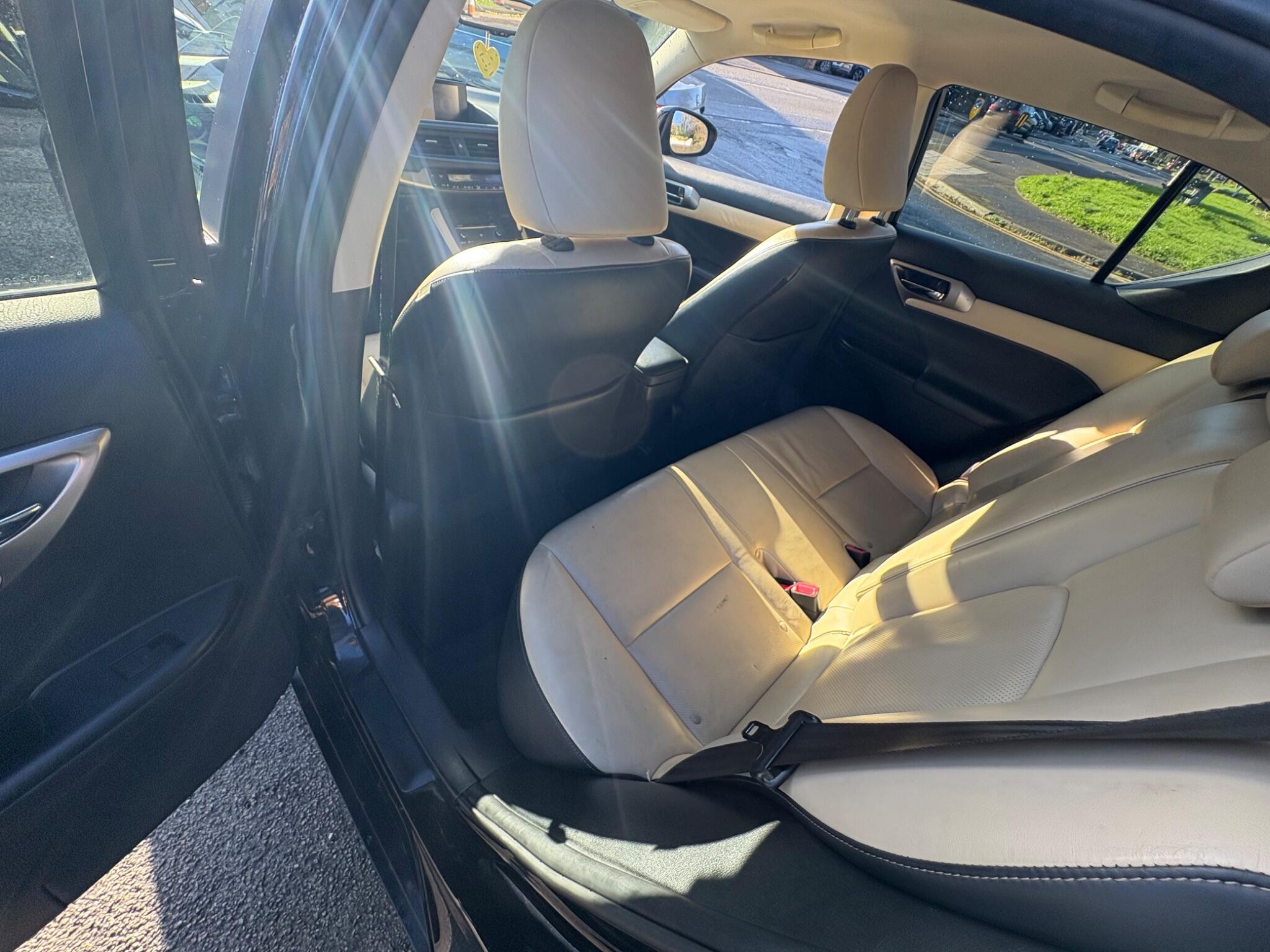 2014 Lexus CT 1.8 200h Luxury CVT Euro 6 (s/s) 5dr • 99,475 miles image 30