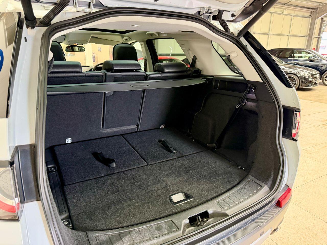Land Rover Discovery Sport view 31