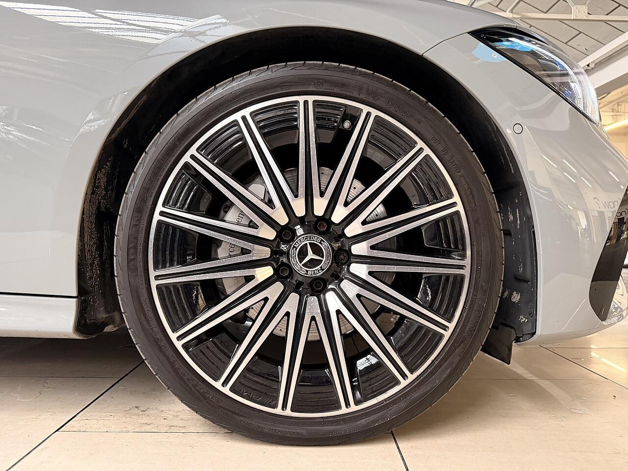 Mercedes-Benz Cle view 12