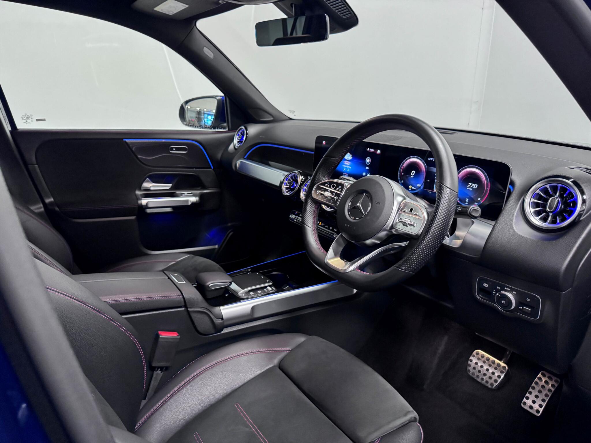 Mercedes-Benz GLB view 34