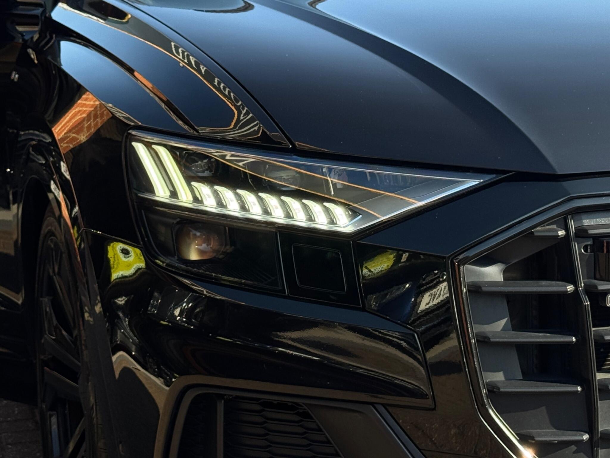 Audi Q8 view 46