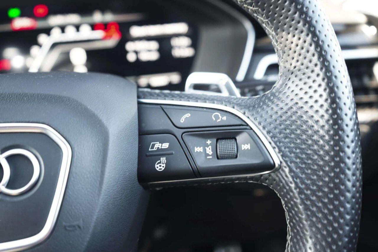 Audi RS4 Avant view 25