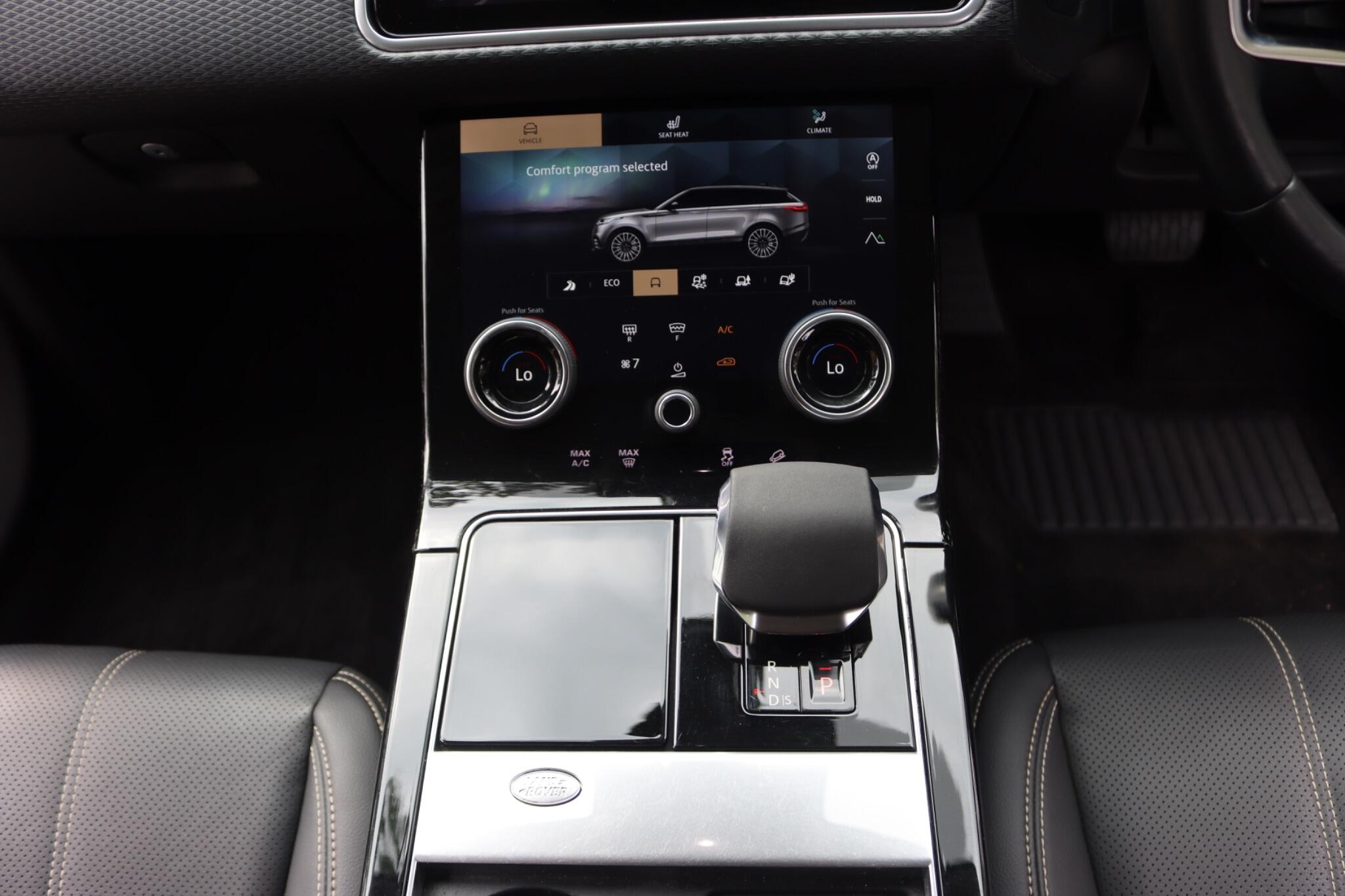 Land Rover Range Rover Velar view 41