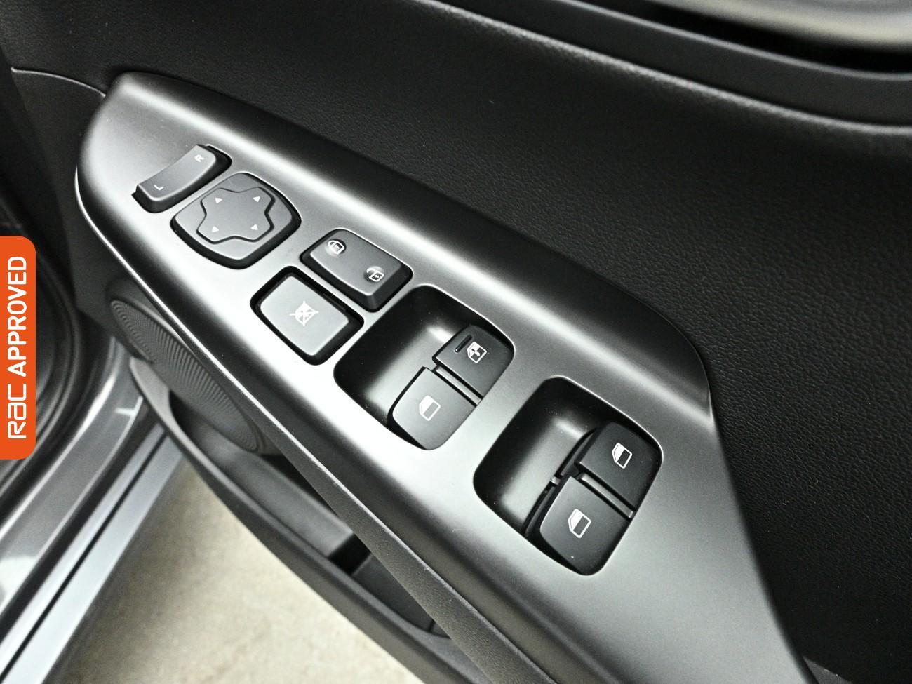 Hyundai Kona view 25
